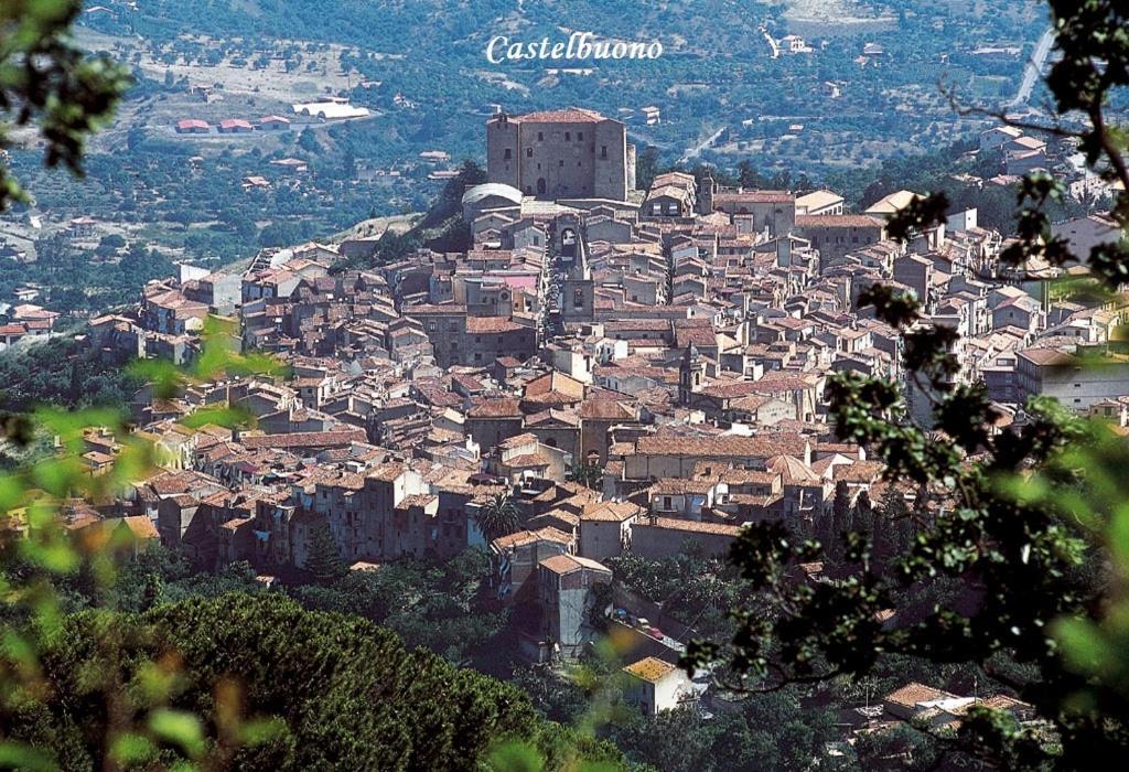 Casa Nicole Apartment Castelbuono  Bagian luar foto